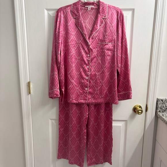 Victoria’s Secret Satin Pajama Set Medium Pink Pants Long Sleeve Button Up - Picture 1 of 8
